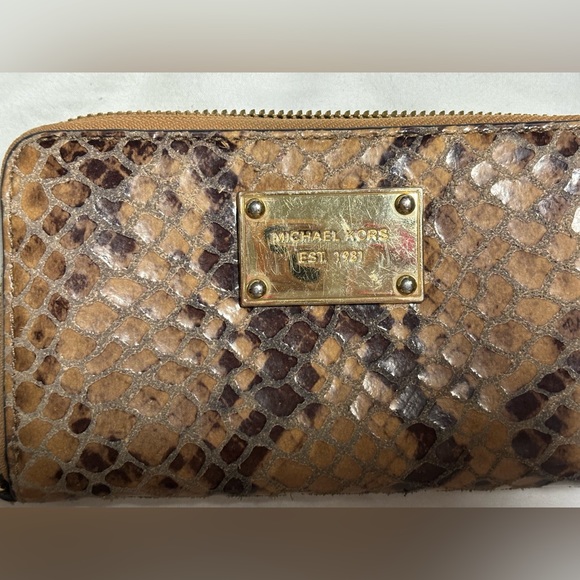 Michael Kors wallet - Picture 2 of 4